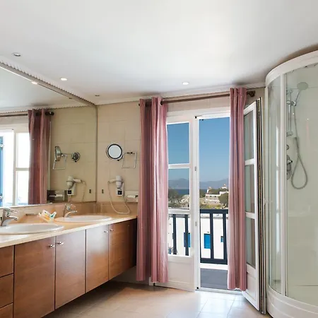 Poseidon Hotel 4*