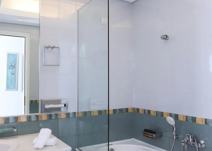 海神套房酒店 4*